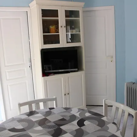 Casa de Férias La Garrigue 15 Minutes Sarlat & Lascaux Avec 2 Piscines Tamniès